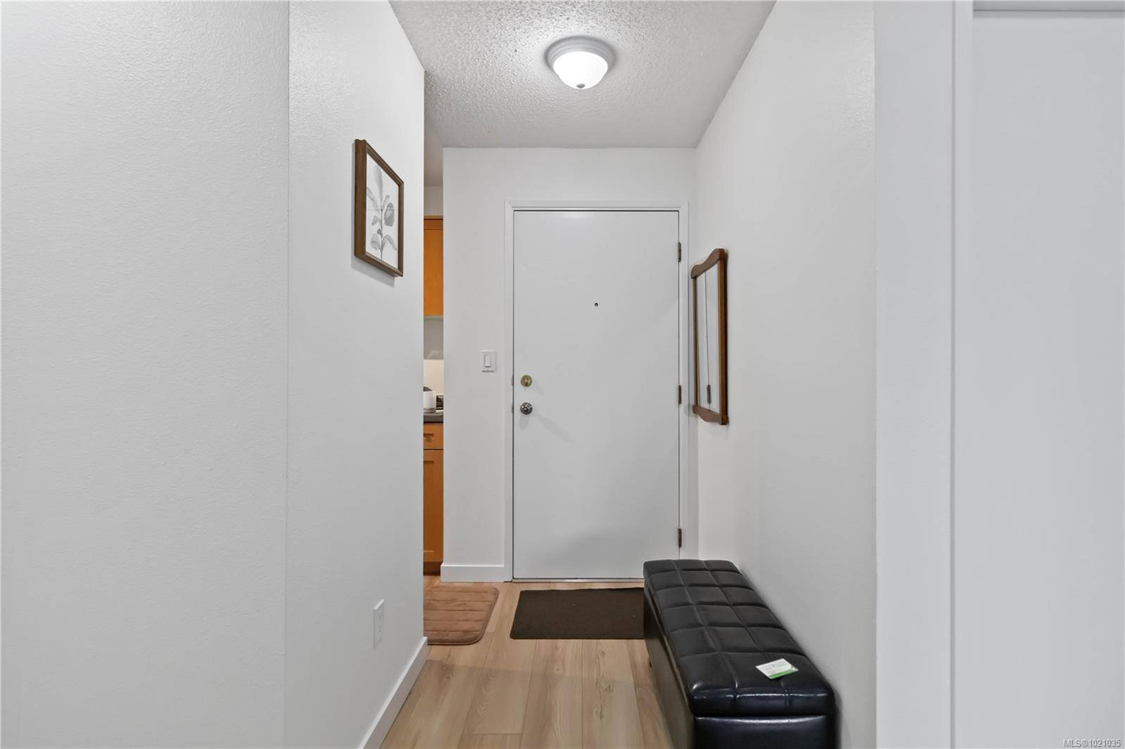 Saanich, BC V8X 1E5,3255 Glasgow Ave #308