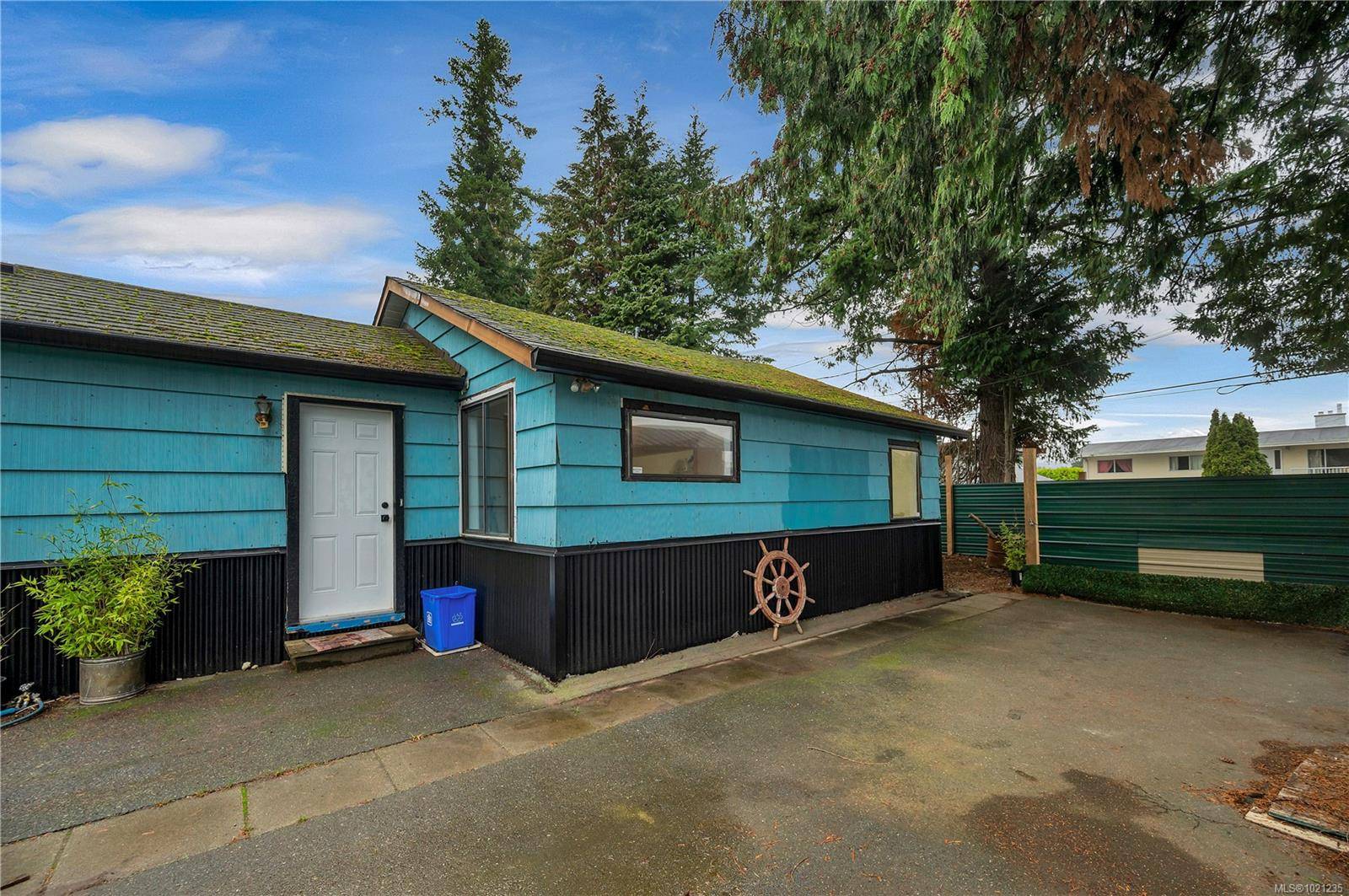 Campbell River, BC V9W 2Y4,517 Dogwood St