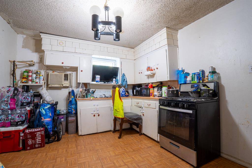 Dallas, TX 75217,714 Neomi Avenue