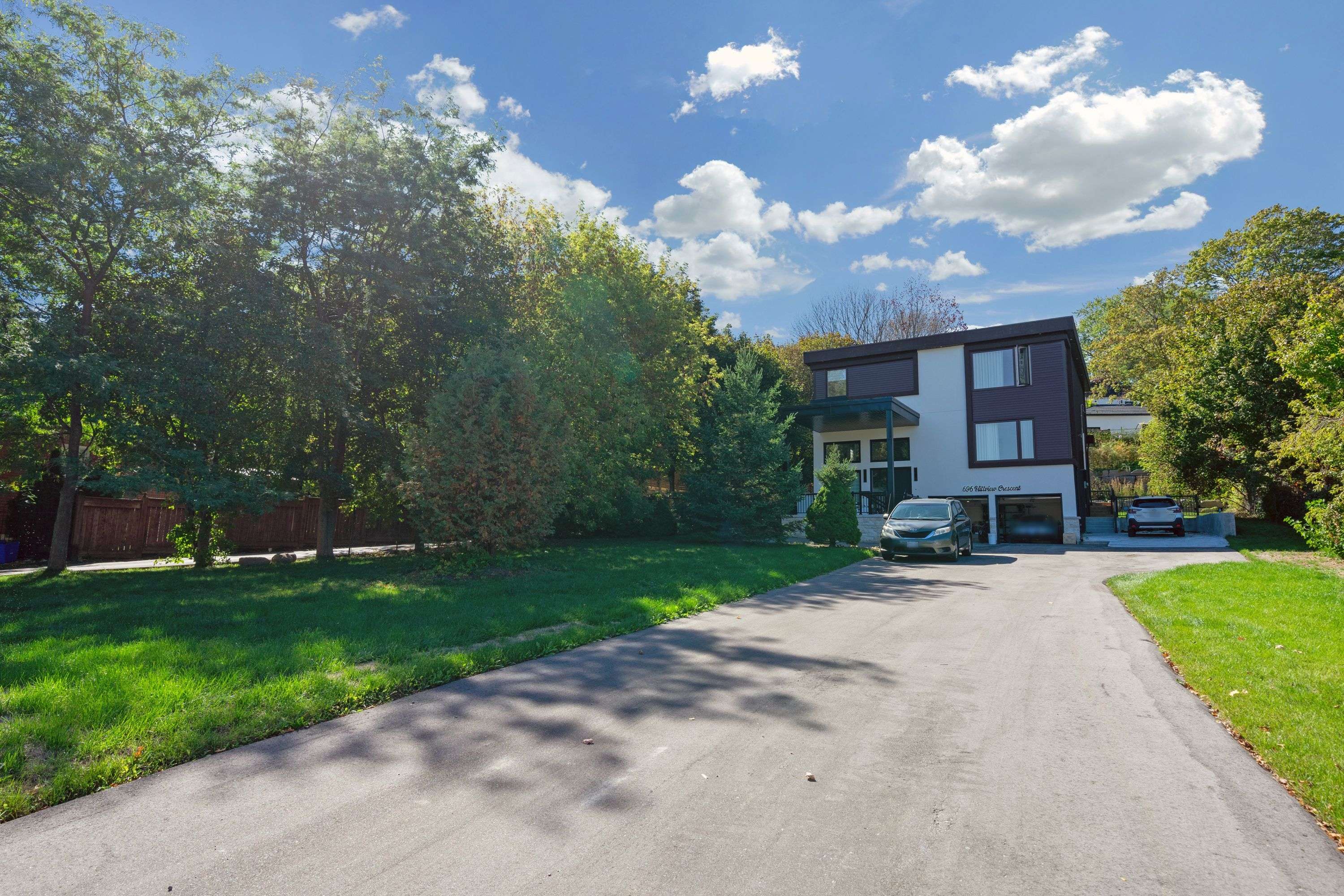 Pickering, ON L1W 2R7,696 Hillview CRES