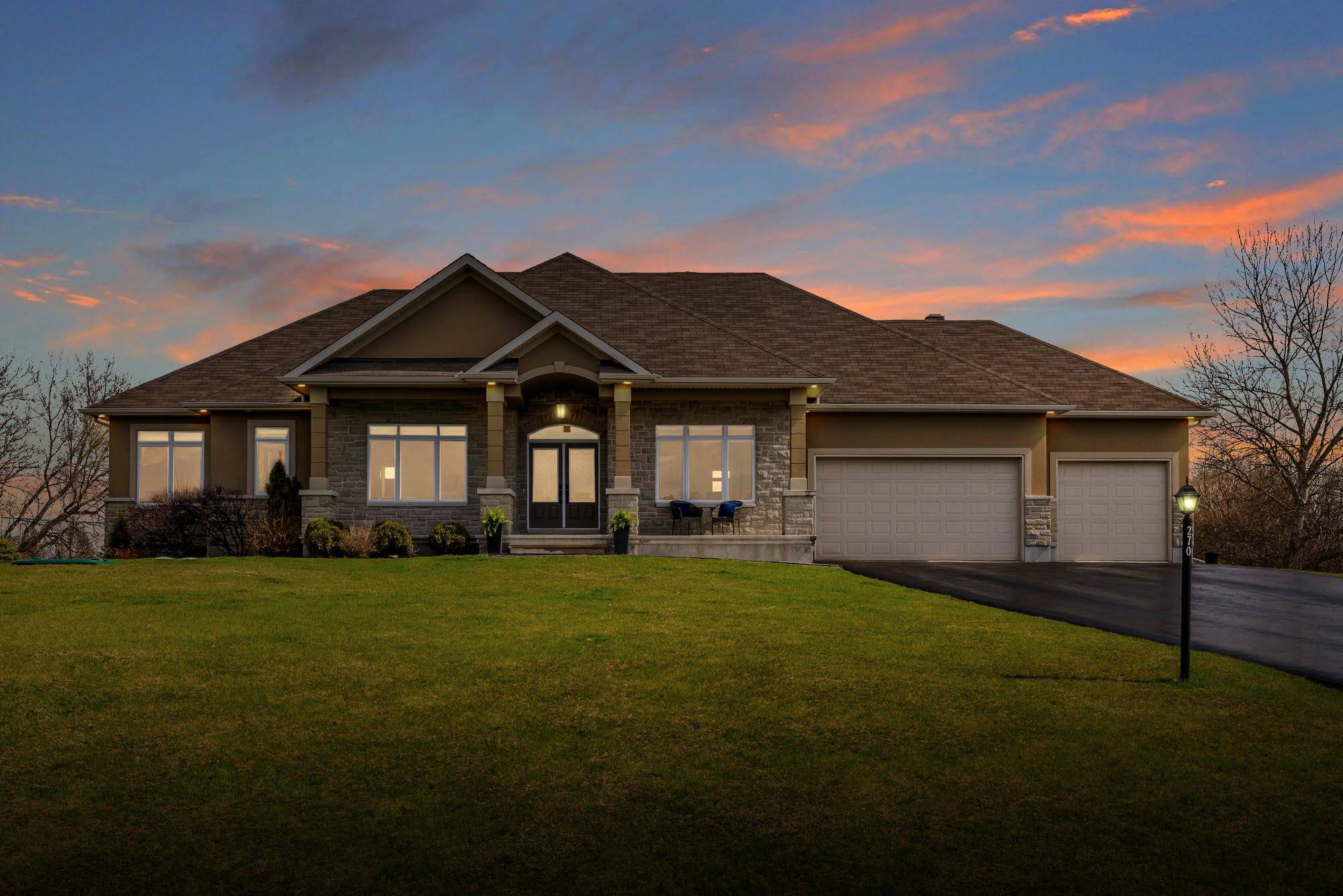 Carp - Huntley Ward, ON K0A 1L0,270 West Lake CIR