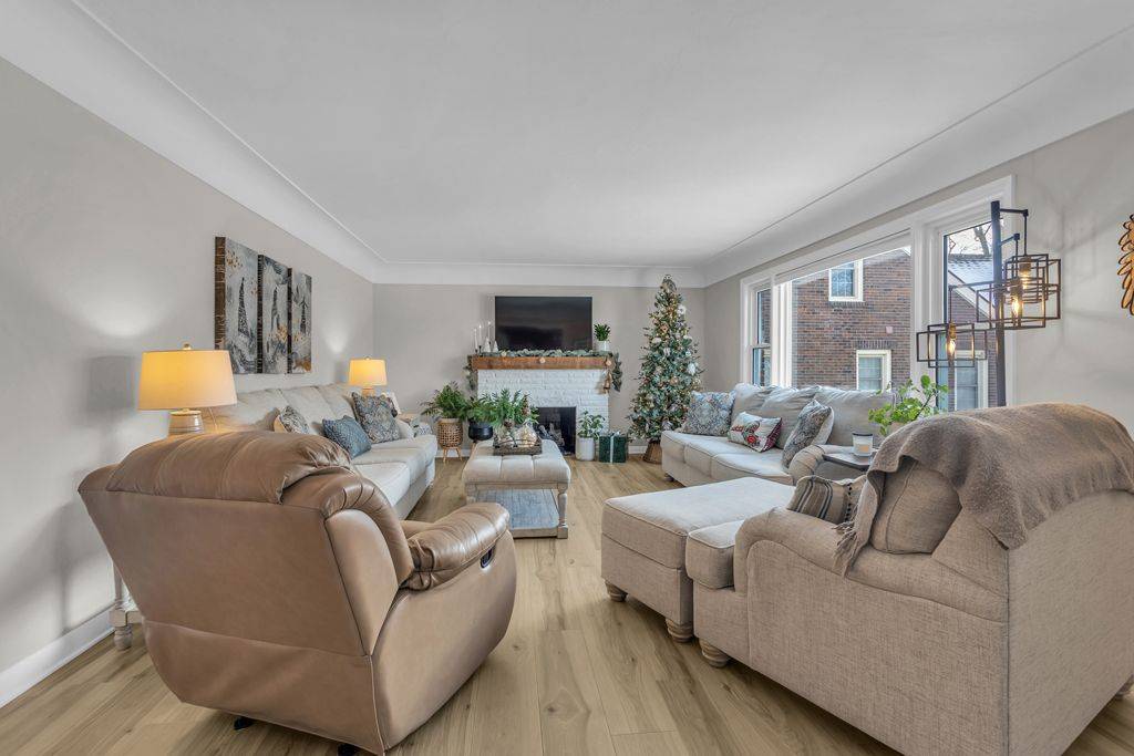 Tillsonburg, ON N4G 3S7,436 Broadway ST