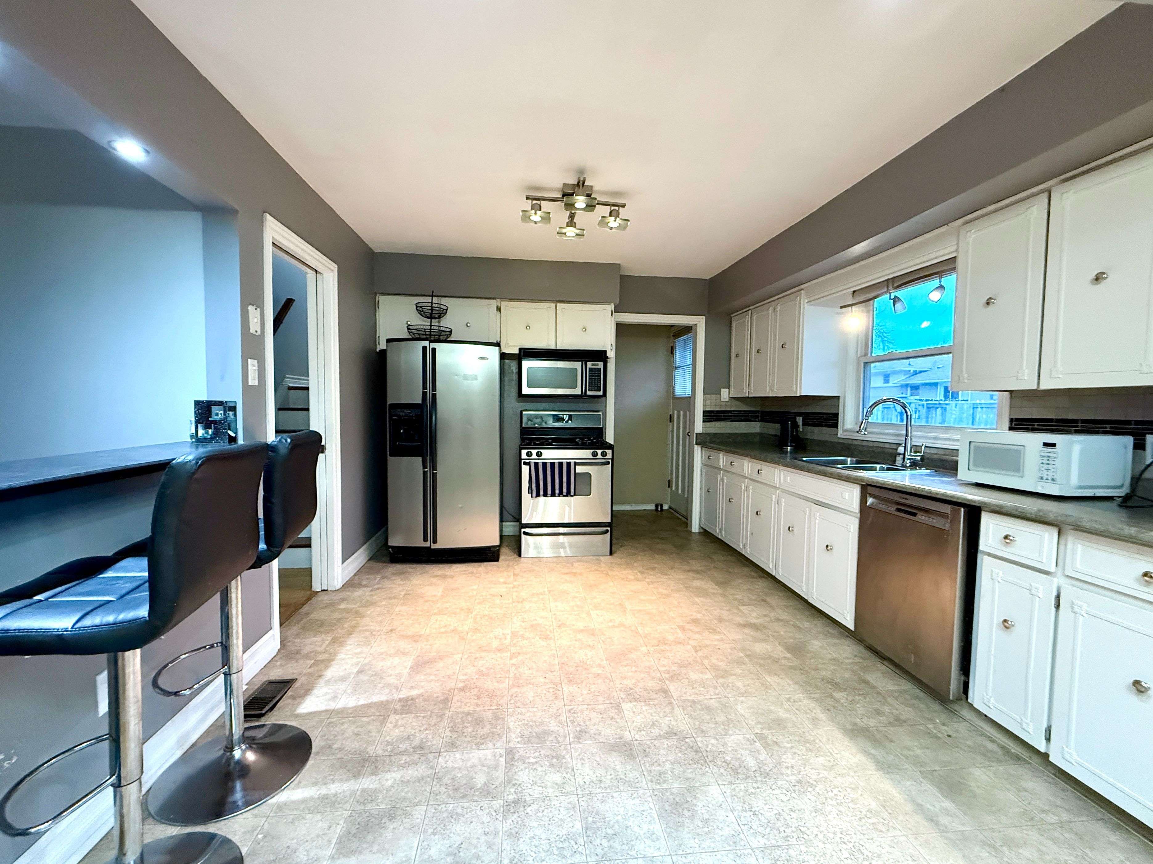 Sarnia, ON N7S 3N1,1508 Len AVE