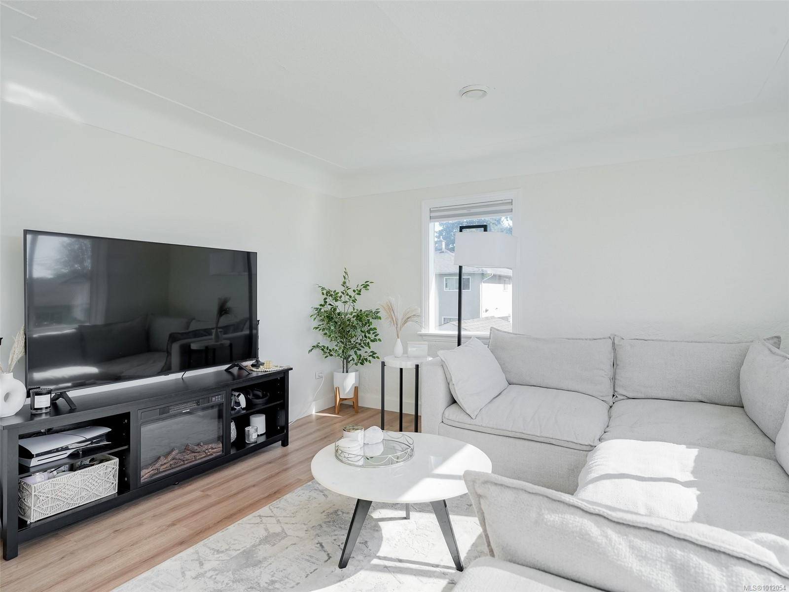 Saanich, BC V9A 1X3,2962 Millgrove St