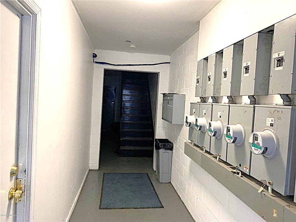 Staten Island, NY 10304,75 Thompson ST North