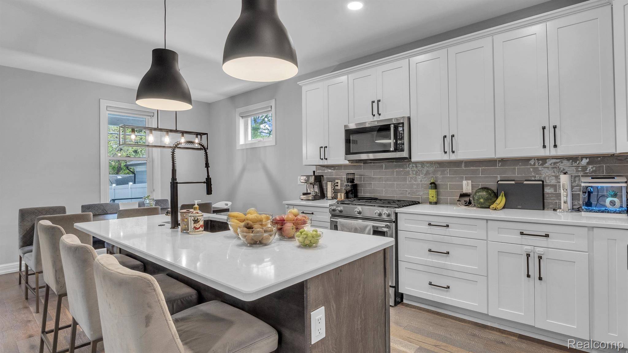 Royal Oak, MI 48067,710 N CAMPBELL RD