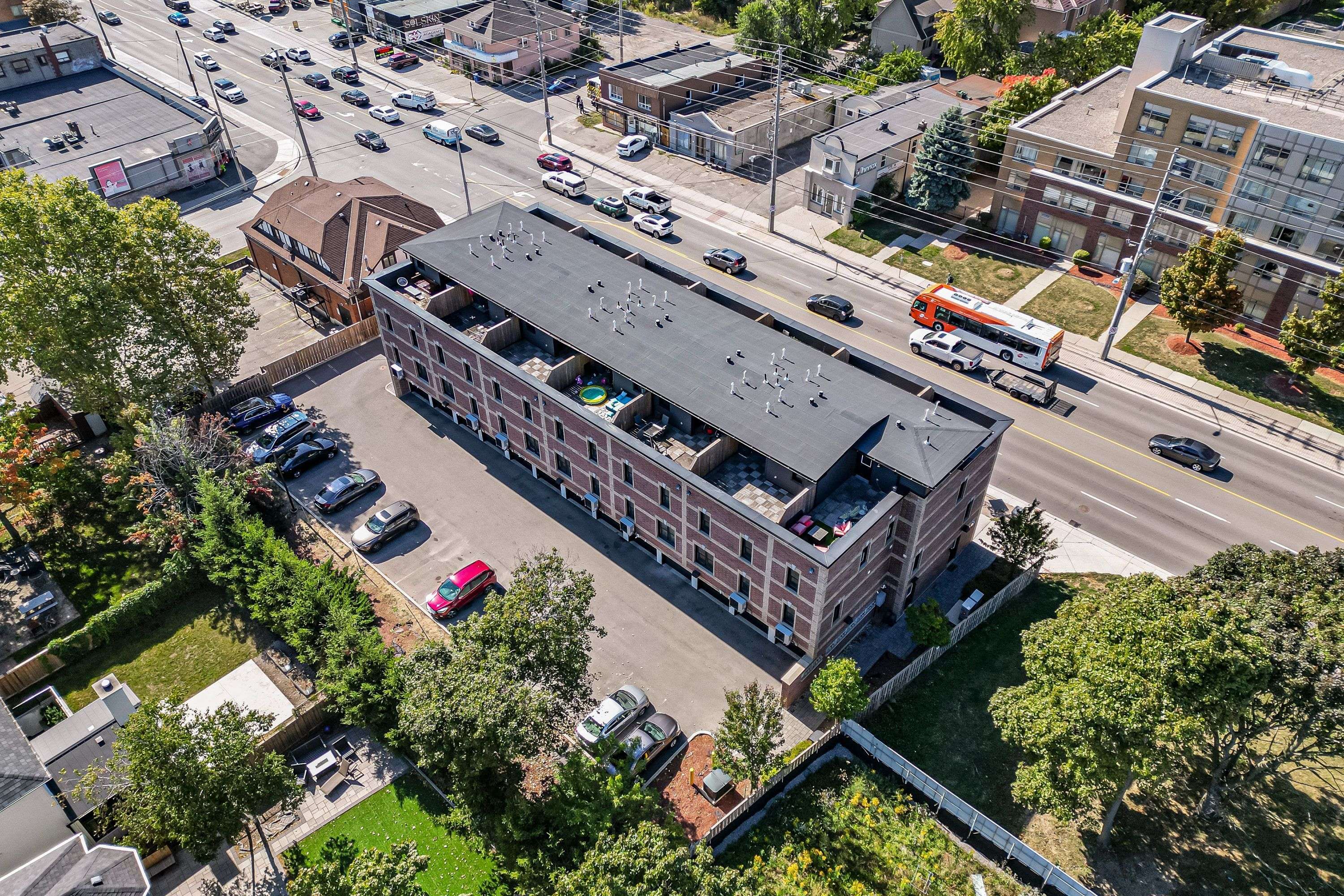 Mississauga, ON L5E 1C7,760 Lakeshore RD E #213