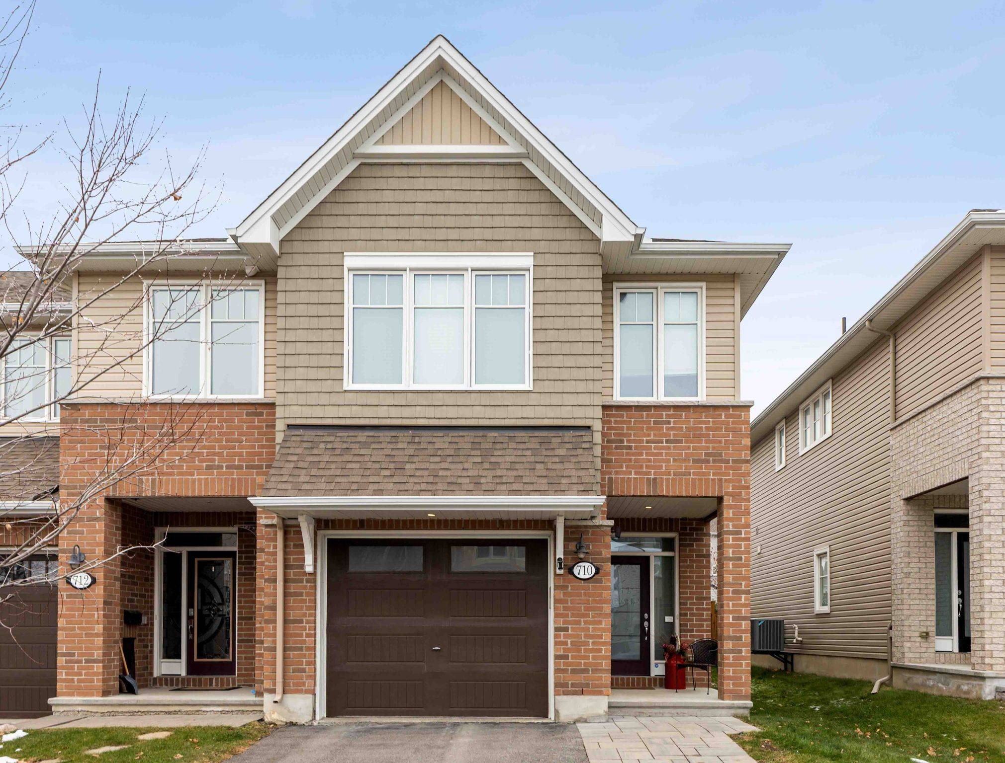 Orleans - Cumberland And Area, ON K4A 0Y8,710 Rue Du Cartographe ST