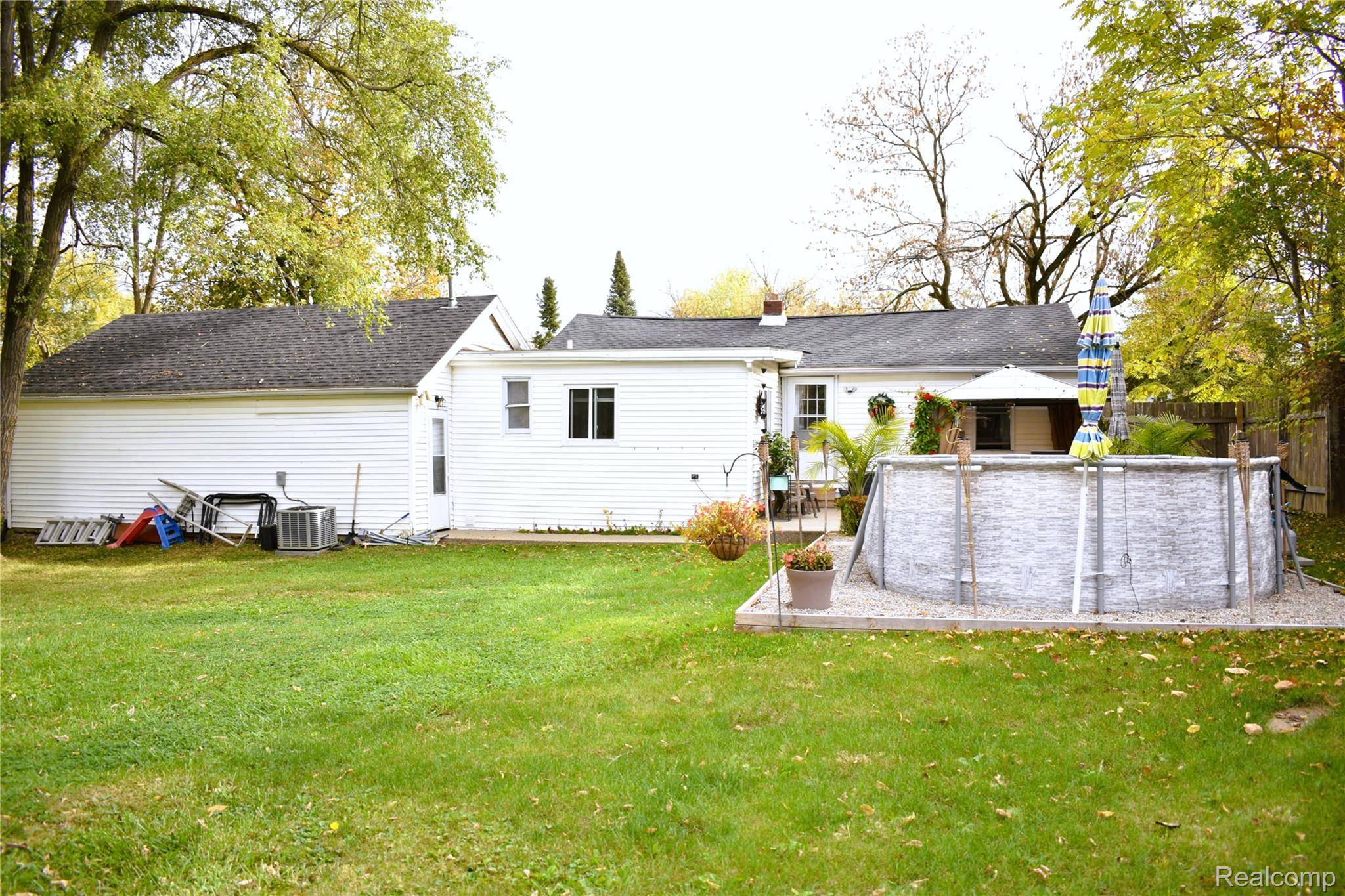 Grand Blanc, MI 48439,7400 Lawrence ST