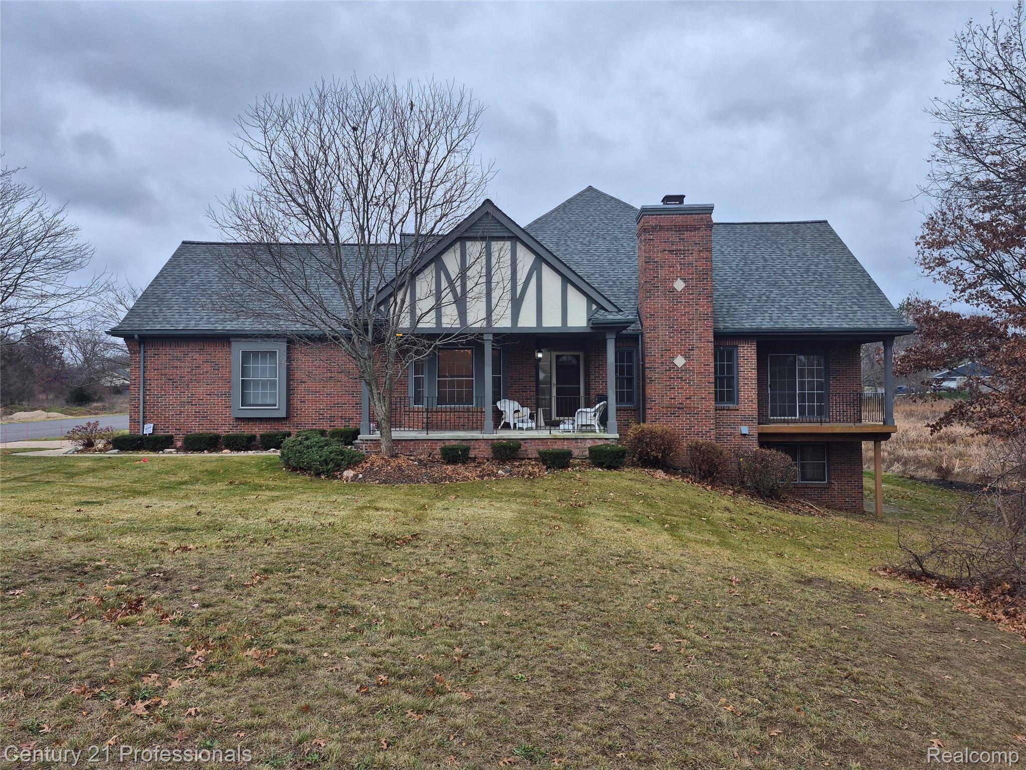 Lake Orion, MI 48362,134 Sandhills LN