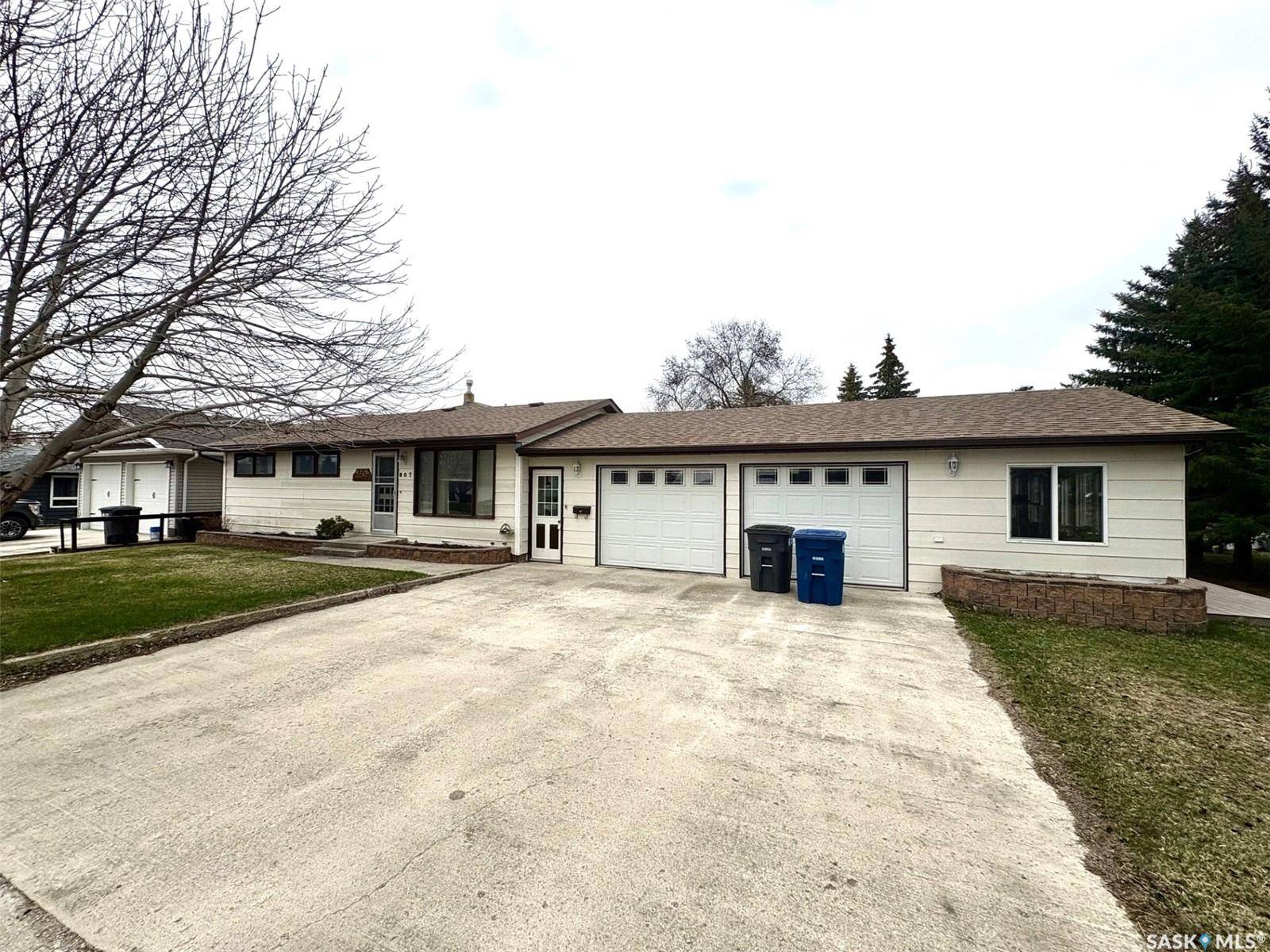 Whitewood, SK S0G 5C0,807 Elsinore STREET