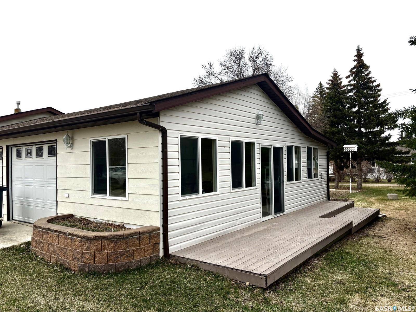 Whitewood, SK S0G 5C0,807 Elsinore STREET
