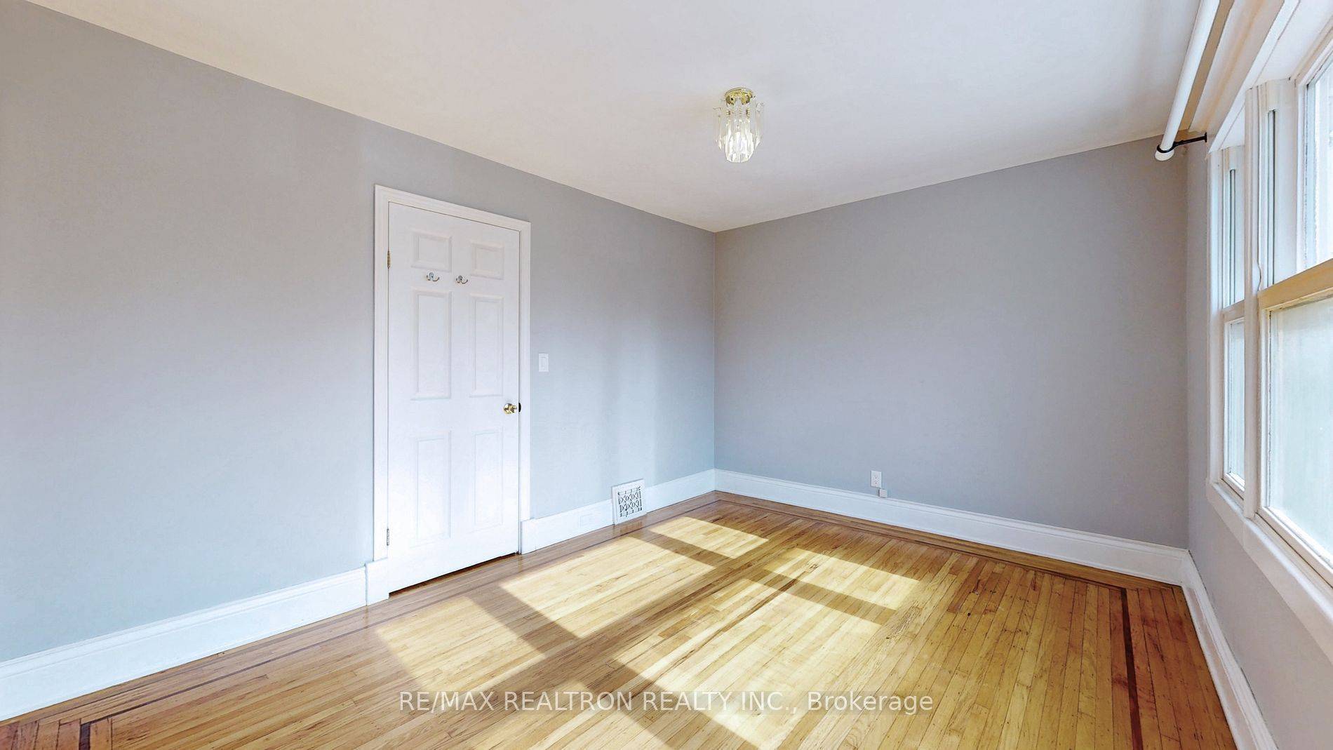 Hamilton, ON L8L 7L9,39 Belmont AVE