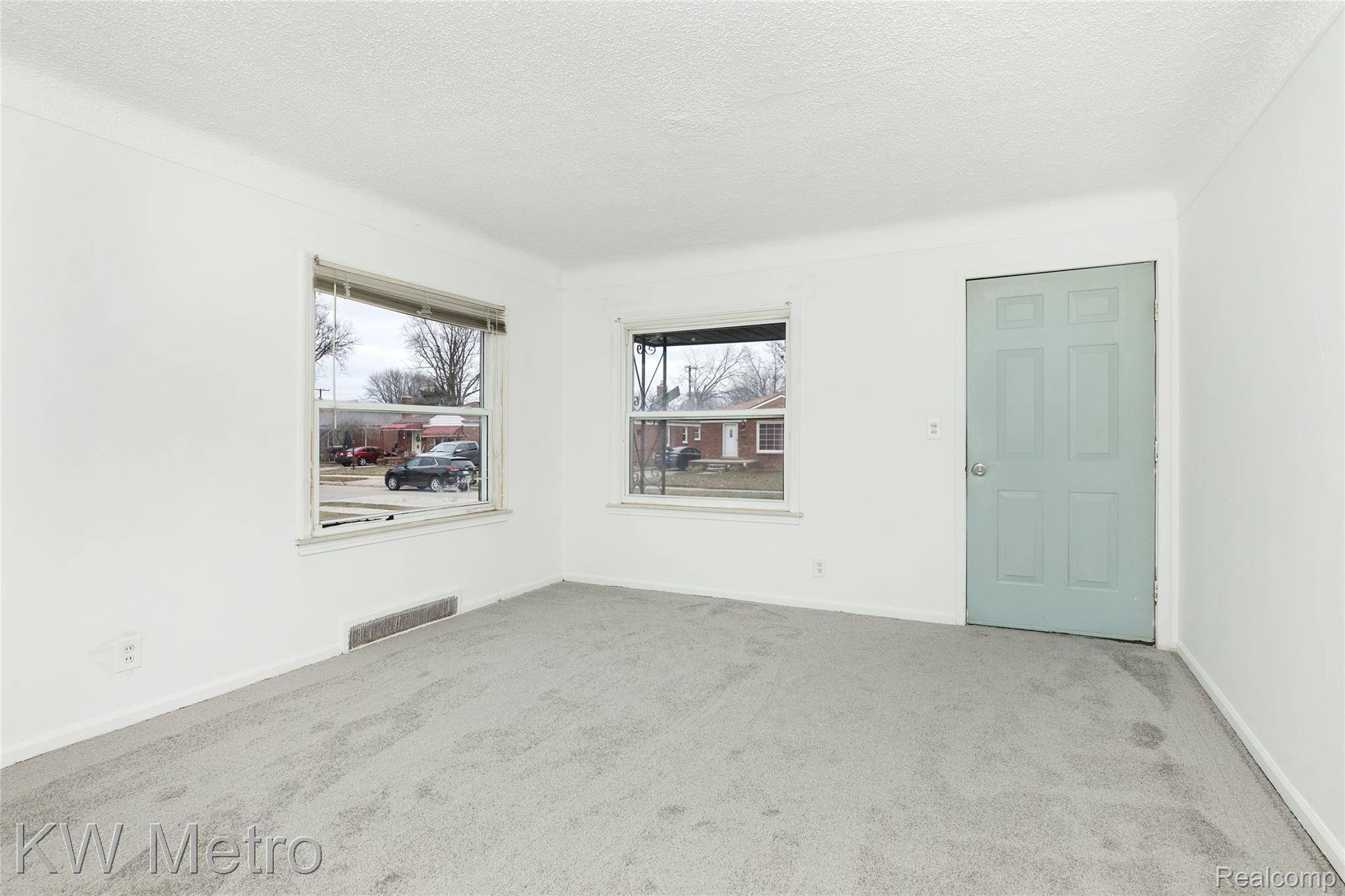 St. Clair Shores, MI 48081,28207 Grant ST