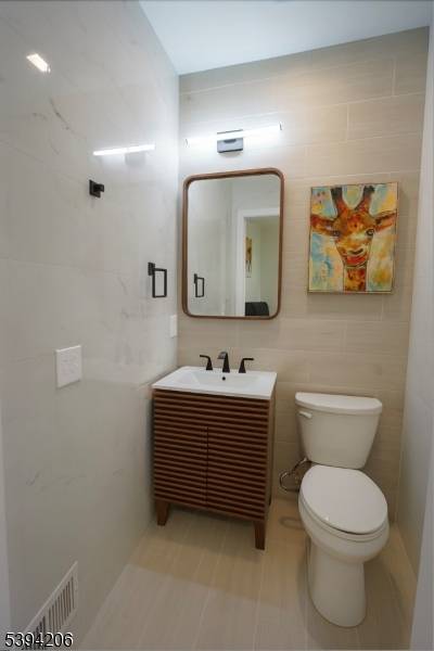 Carteret Boro, NJ 07008,4 Somerset St