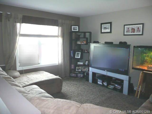 Ponoka, AB T4J 0B2,6207 59 ST