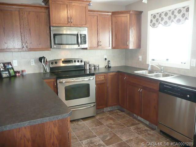 Ponoka, AB T4J 0B2,6207 59 ST