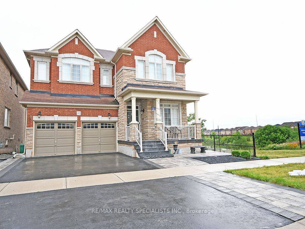 Brampton, ON L6Y 0W5,42 Midcrest CIR