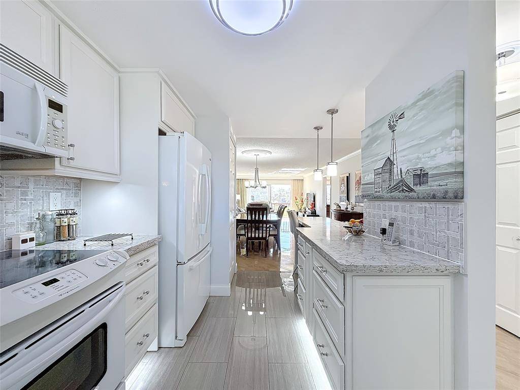 Lauderhill, FL 33319,6200 NW 44th St #305