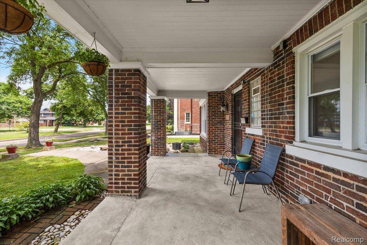 Detroit, MI 48206,1925 Chicago BLVD