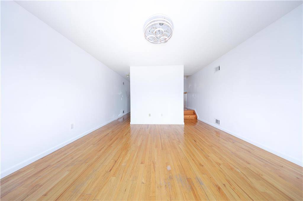 Staten  Island, NY 10306,139 Kiswick ST