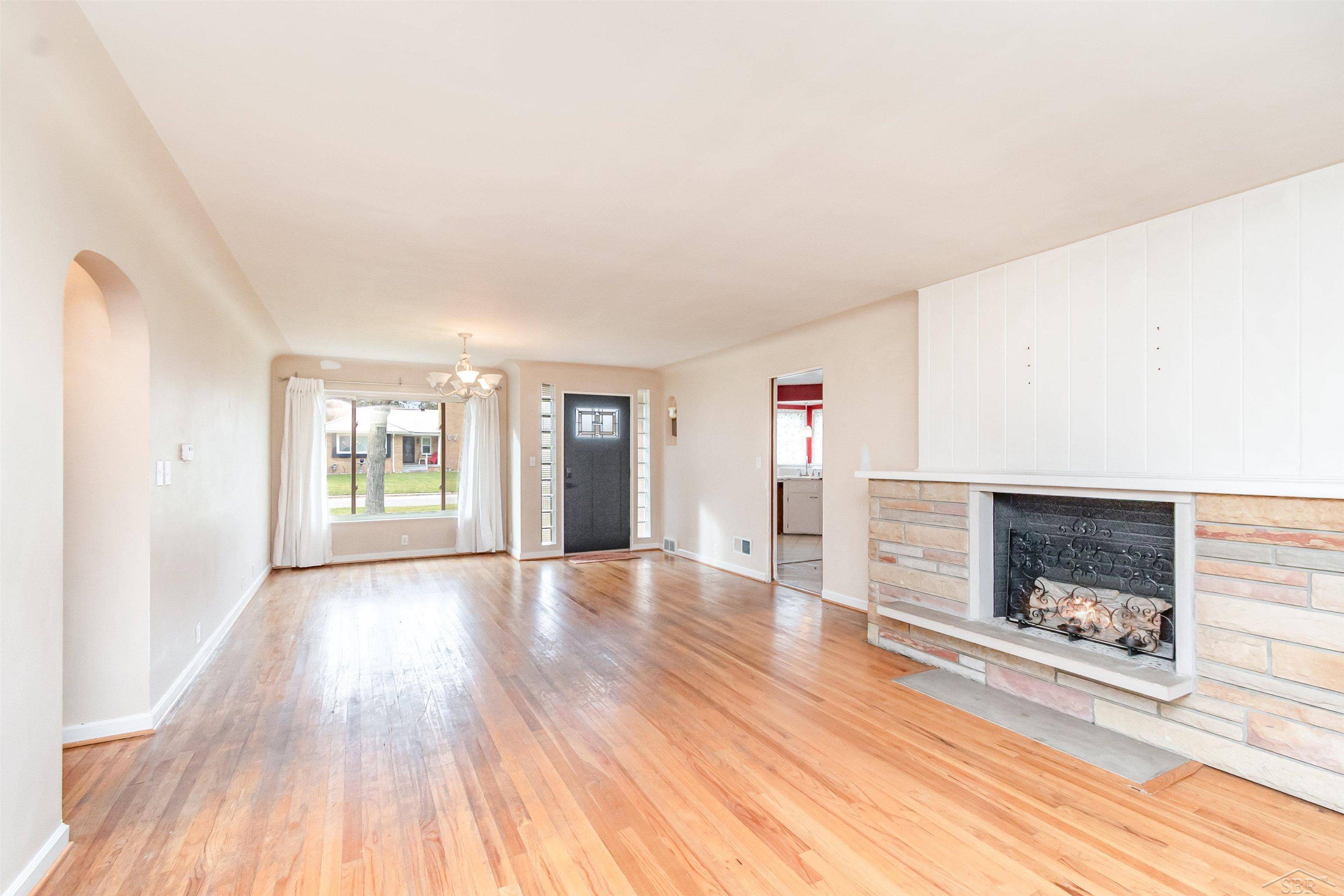 Saginaw, MI 48638,1950 Glendale AVE