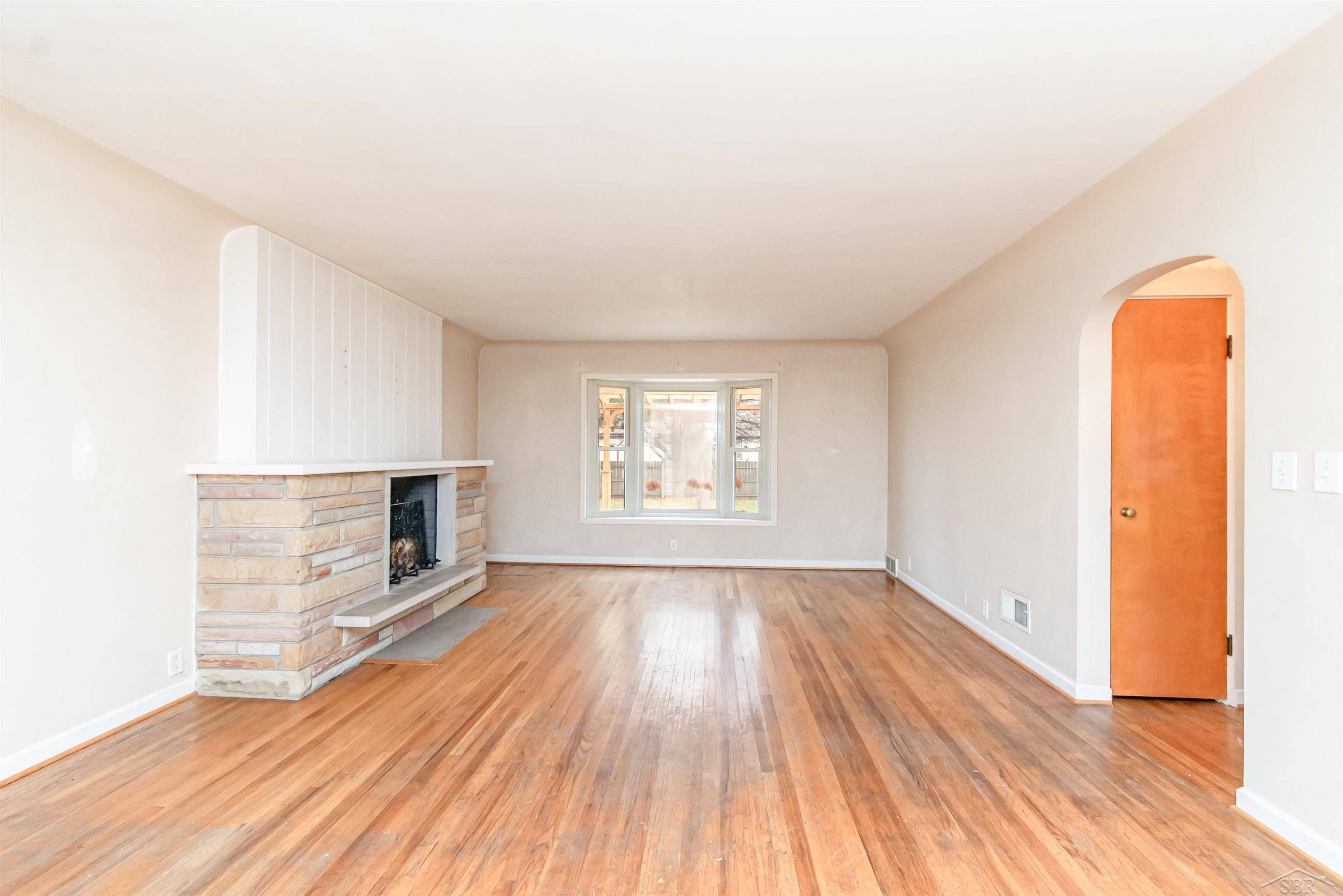 Saginaw, MI 48638,1950 Glendale AVE