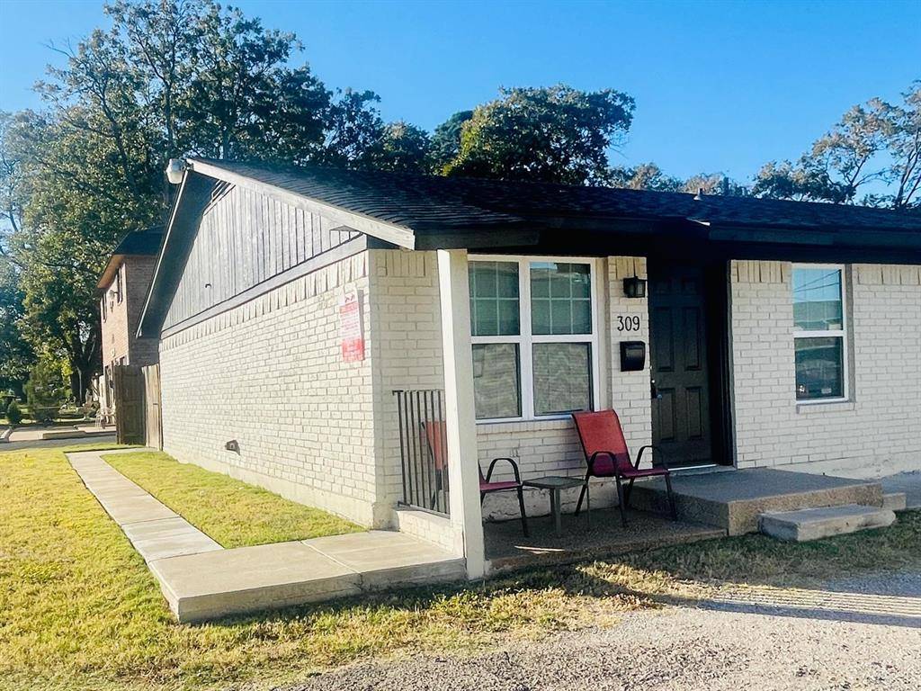 Arlington, TX 76010,313 E Mitchell Street #309