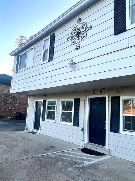 Arlington, TX 76010,307 E Mitchell Street #C