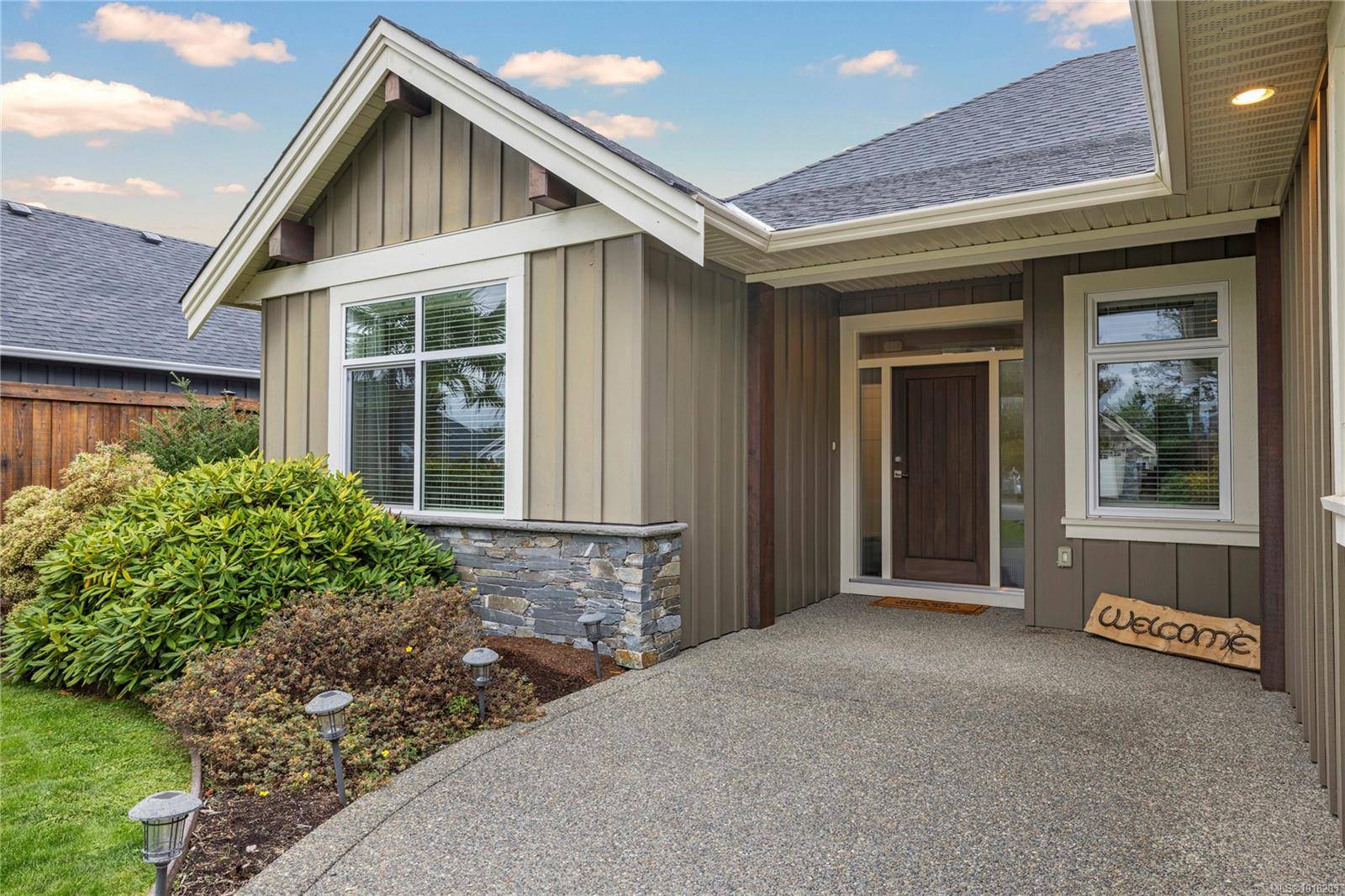 Parksville, BC V9P 0E2,504 RIDGEFIELD Dr