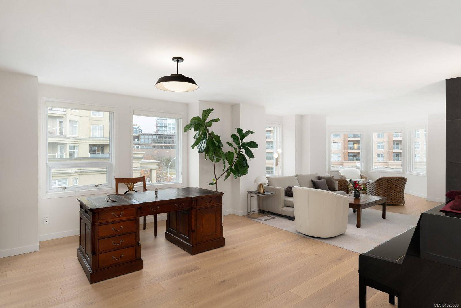 Victoria, BC V9A 7J8,10 Paul Kane Pl #418