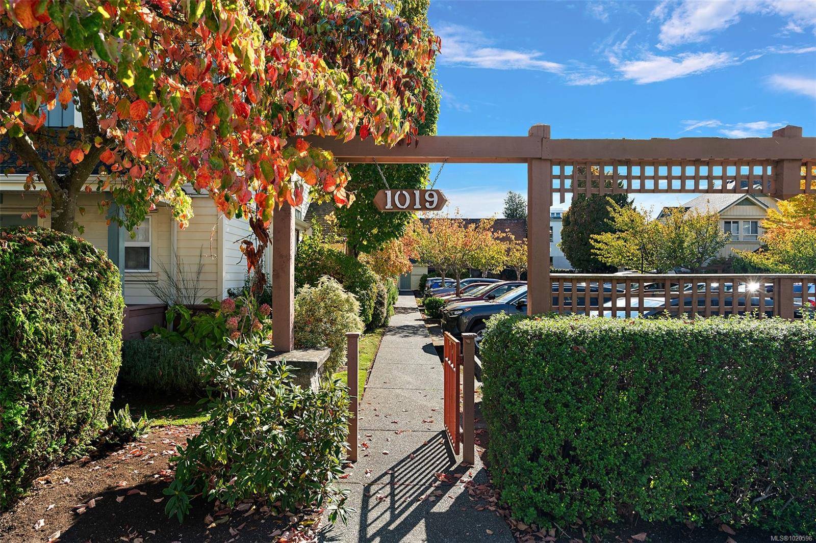 Victoria, BC V8T 5L4,1019 North Park St #21