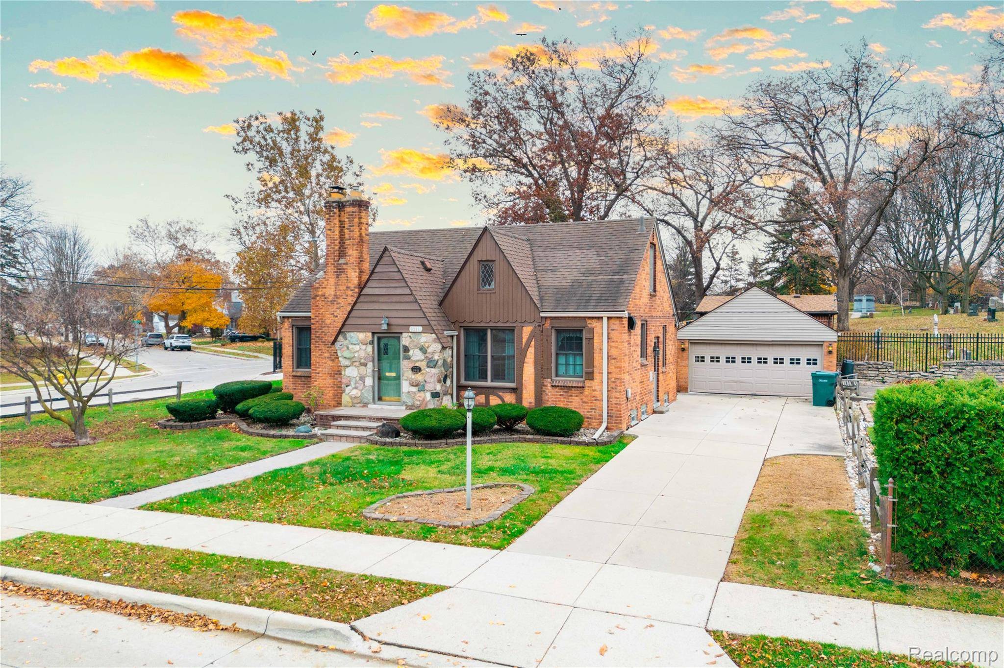 Dearborn, MI 48128,23211 Myrtle ST