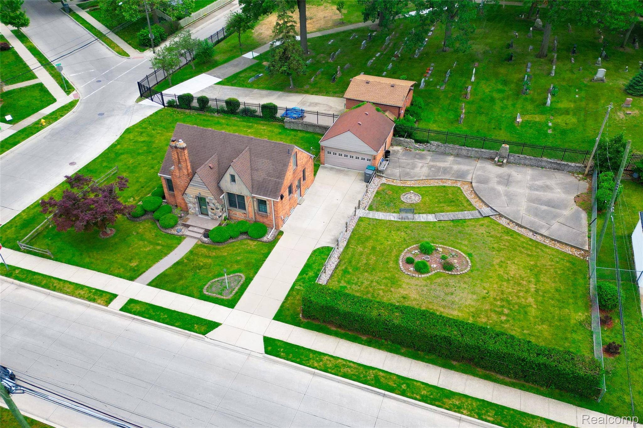 Dearborn, MI 48128,23211 Myrtle ST