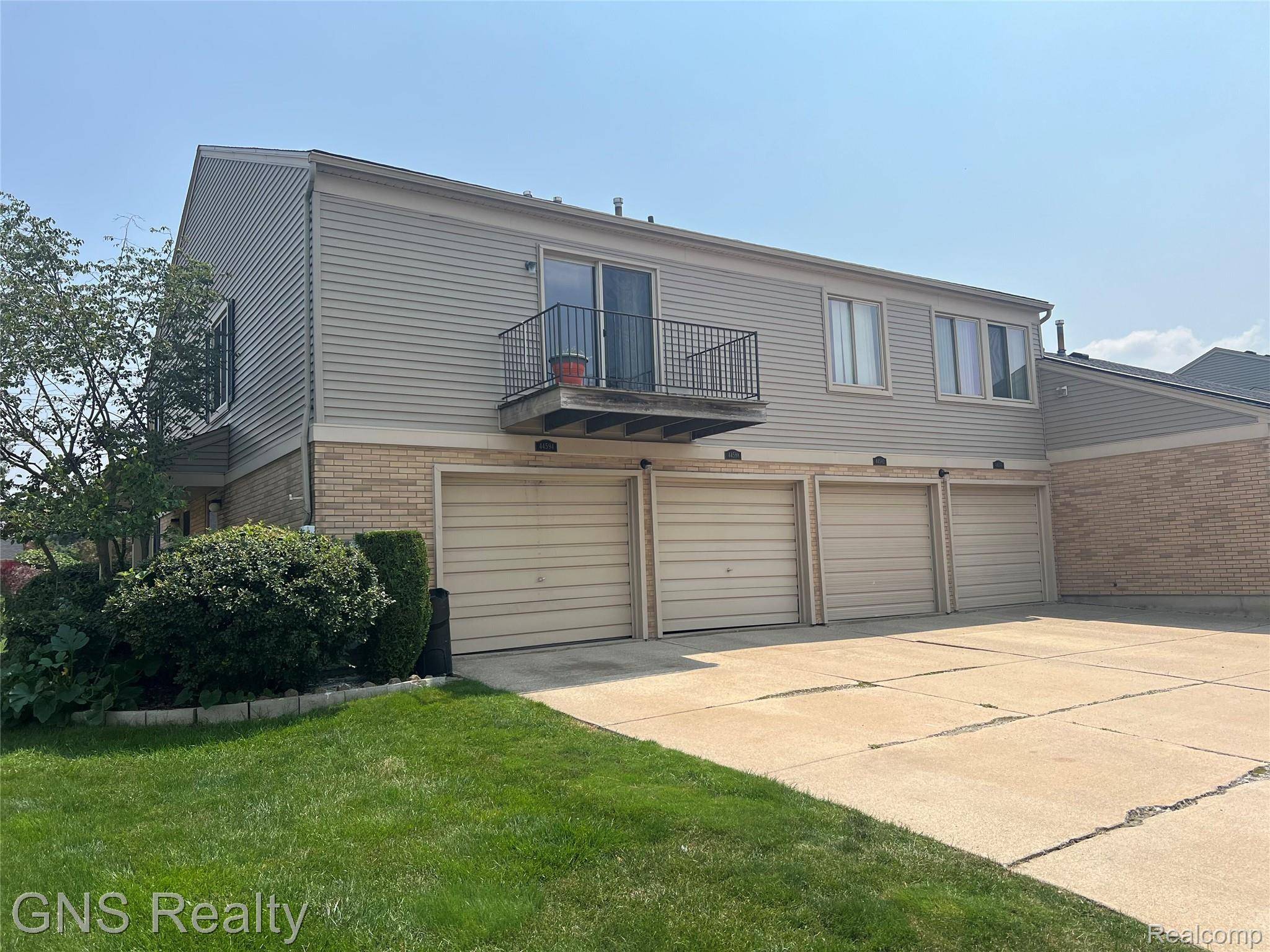 Clinton Township, MI 48038,44594 Connecticut CT