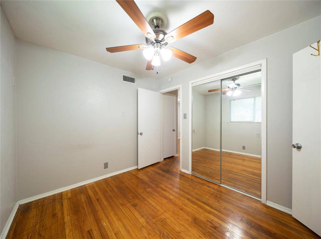 Denton, TX 76201,804 N Locust Street #B3