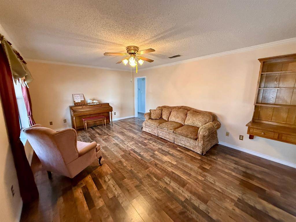 Collinsville, TX 76233,300 Denton Court