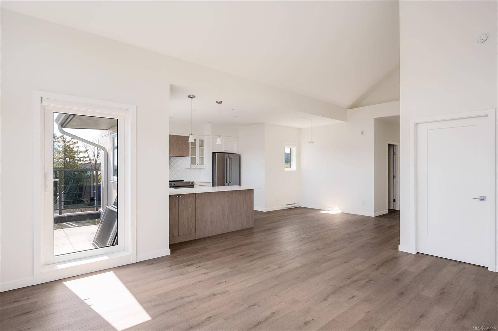 Sidney, BC V8L 3A2,9716 Third St #401