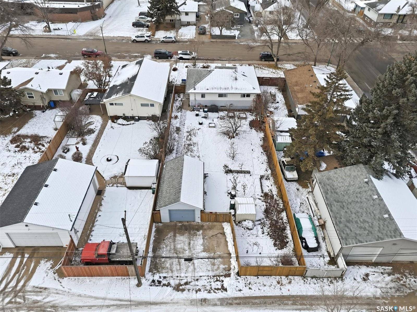 Saskatoon, SK S7L 2X8,334 Q AVENUE N