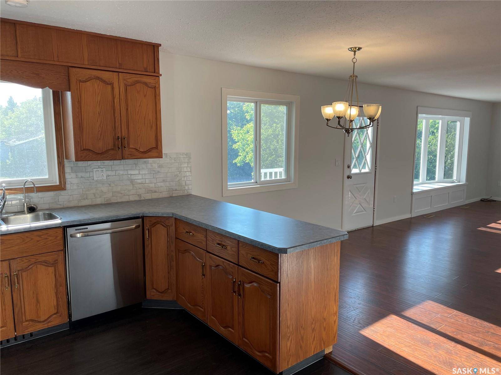 Wadena, SK S0A 4J0,218 1st STREET NW