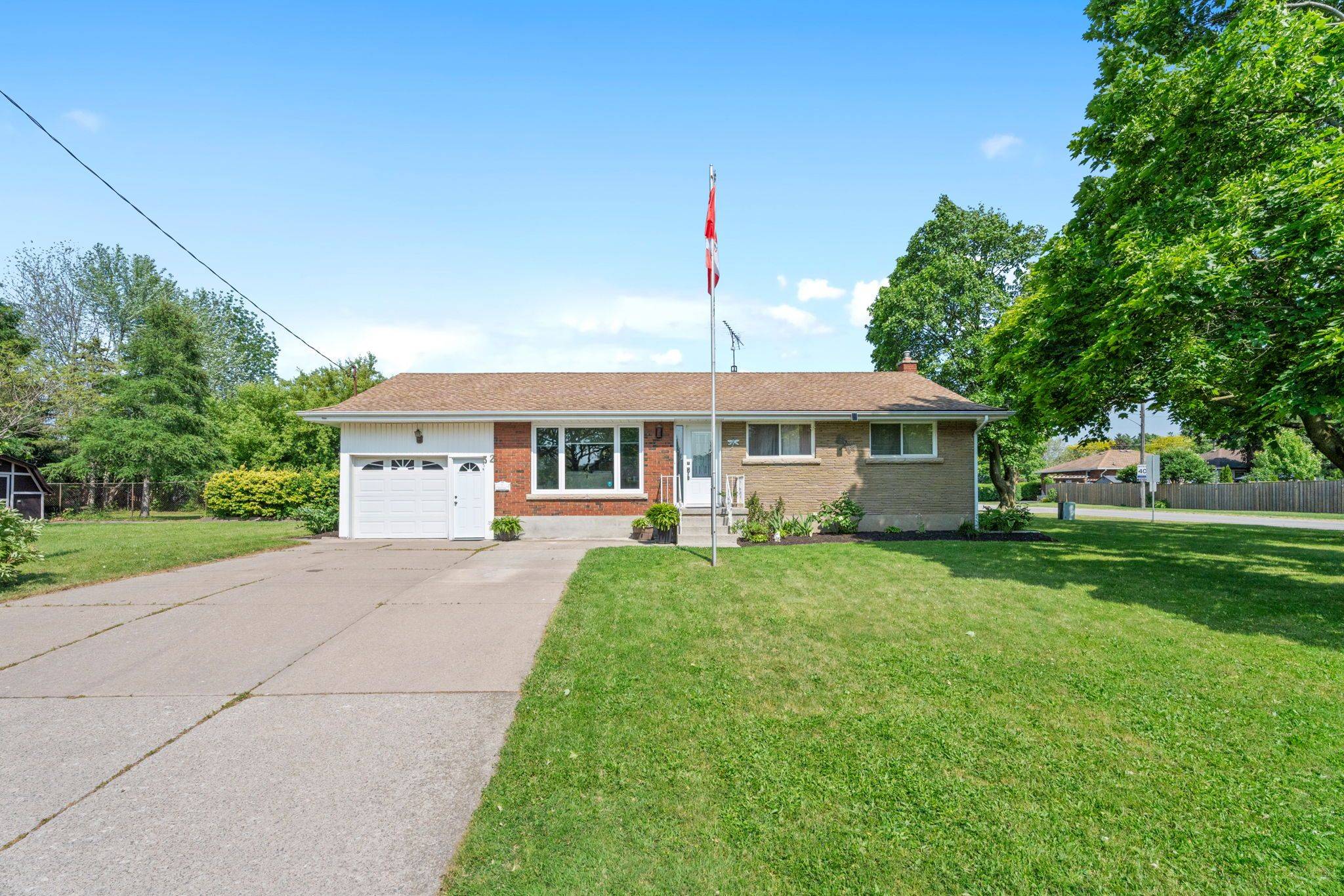 St. Catharines, ON L2M 2X1,32 Hanson DR N