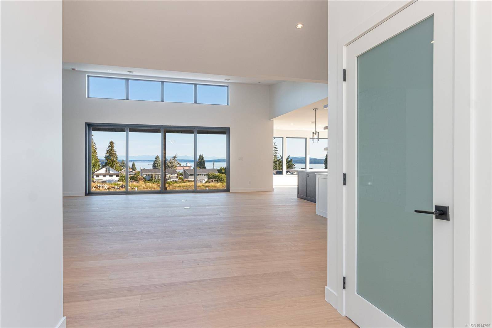 Saltair, BC V9G 1Z7,10928 Grandview Rd