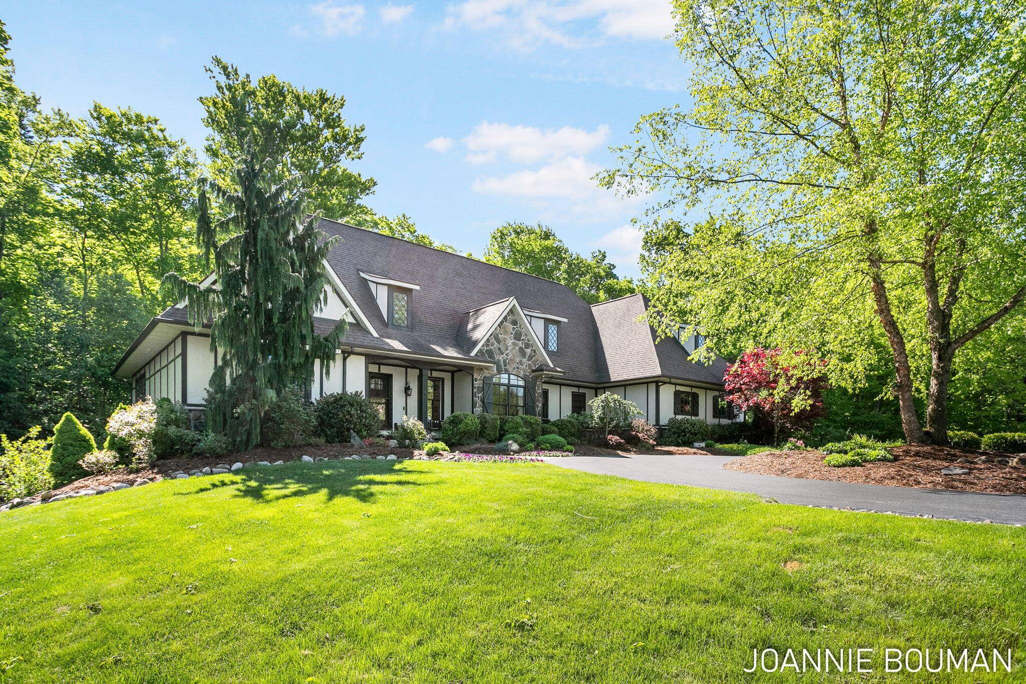 West Olive, MI 49460,15611 River Woods DR