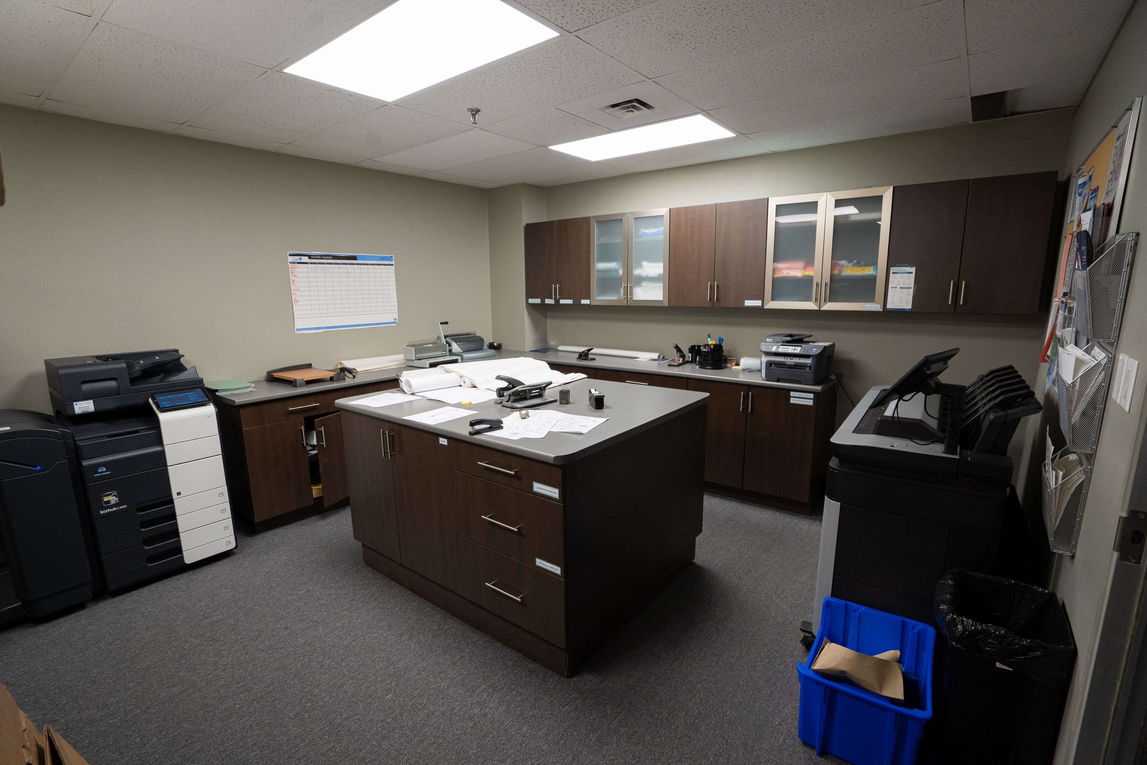 Toronto W10, ON M9V 3Y6,75 Westmore DR