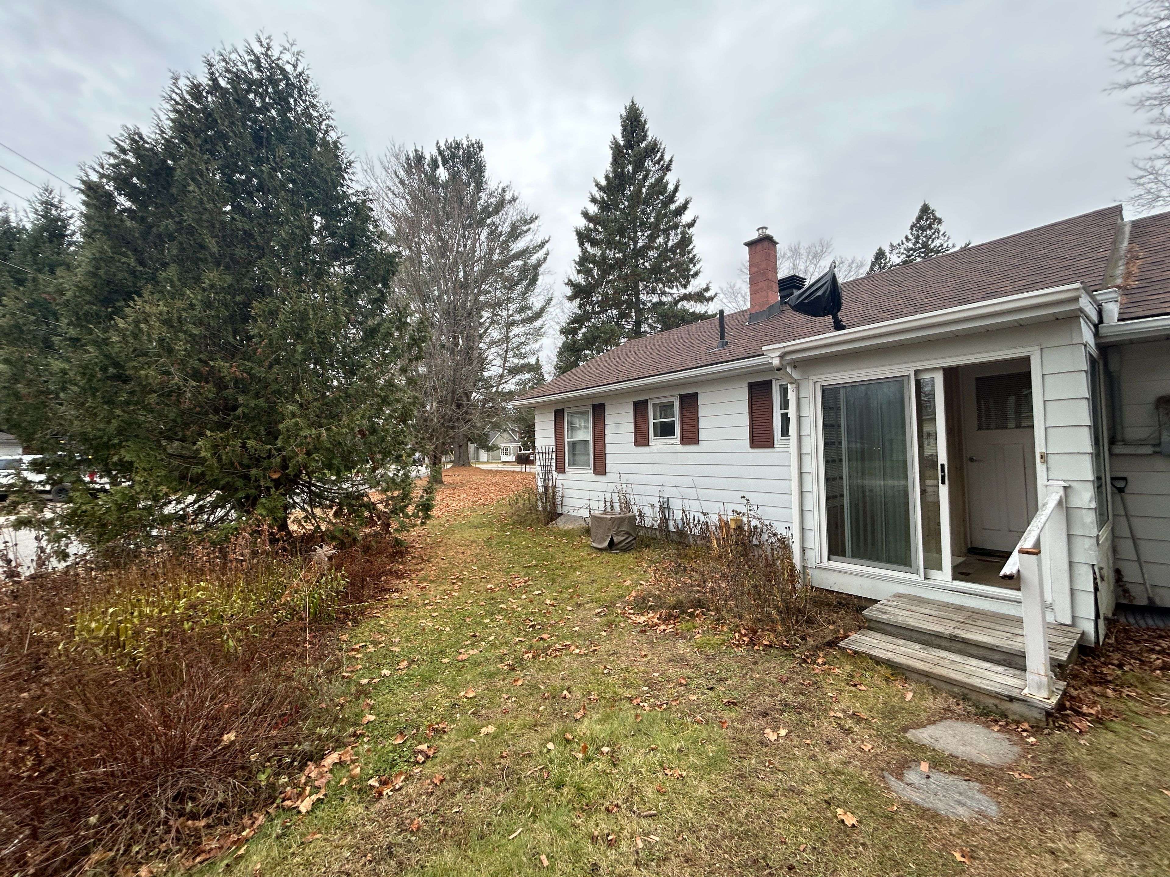 Bracebridge, ON P1L 1J6,66 Front ST