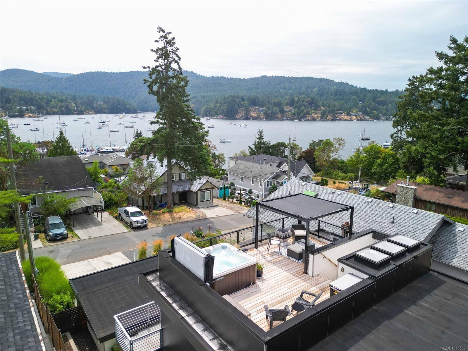 Central Saanich, BC V8M 2G2,772 Harding Lane