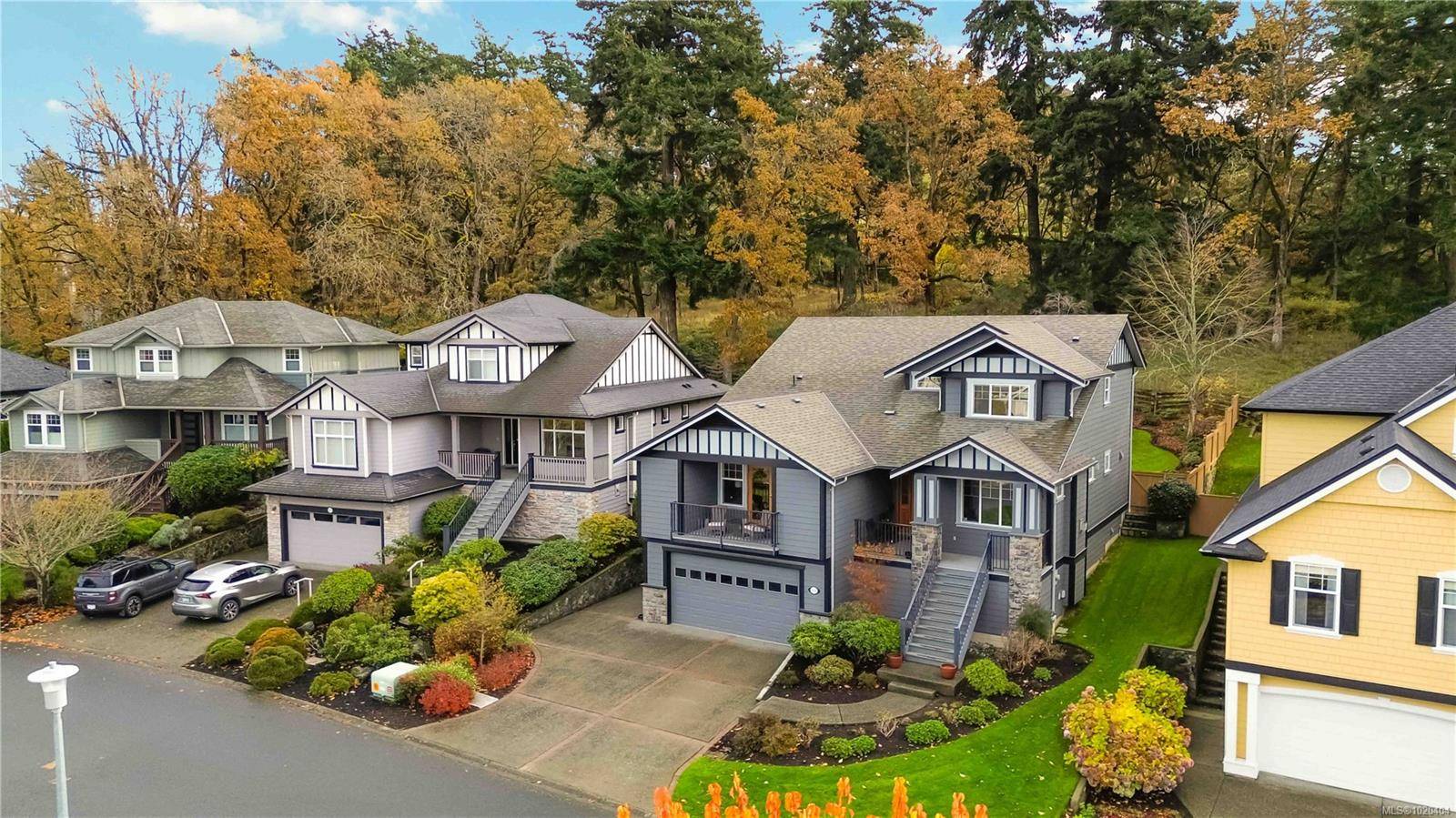 Saanich, BC V8X 5L1,805 Rogers Way