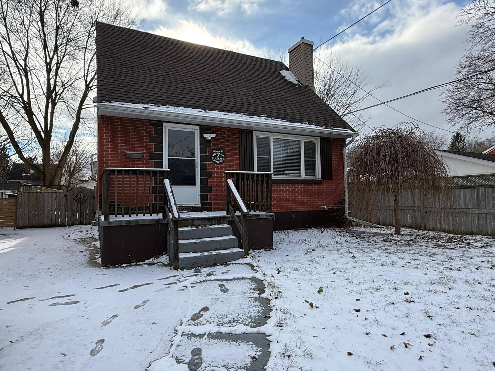 London East, ON N5W 1Z4,7 GLASS AVE