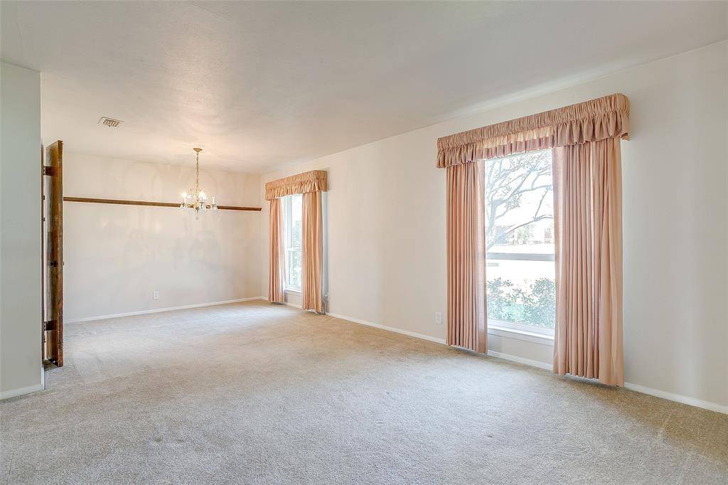 Pantego, TX 76013,3412 Peachtree Lane