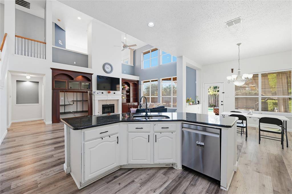 Grand Prairie, TX 75052,3537 Canyon Road